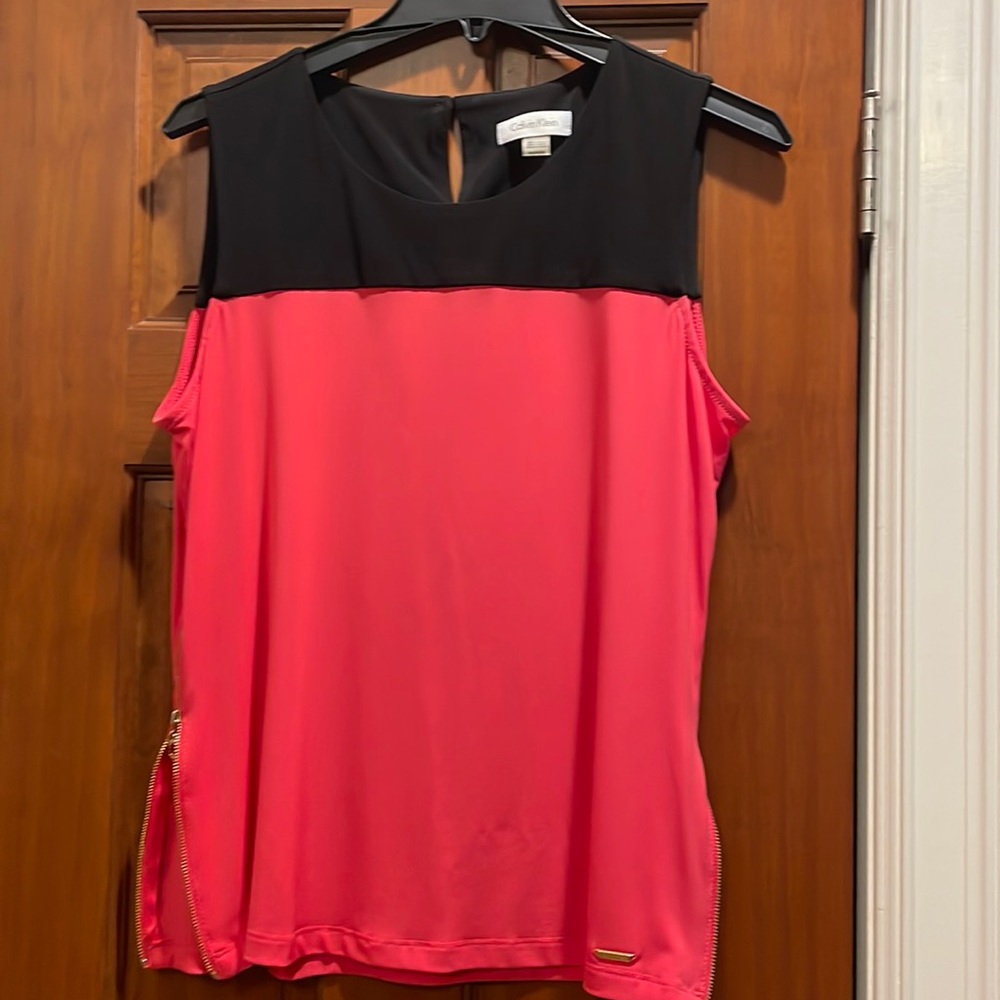 Brand New Calvin Klein Top w/ Zipper Details